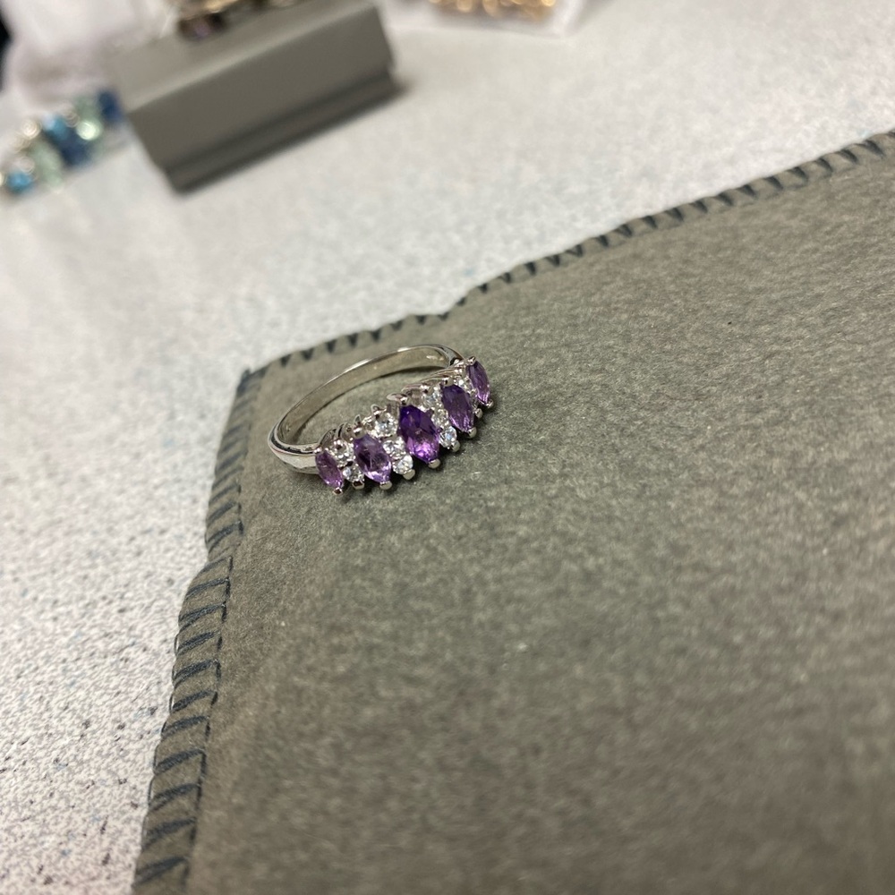 Silver Amethyst ring - Picture 2 of 3